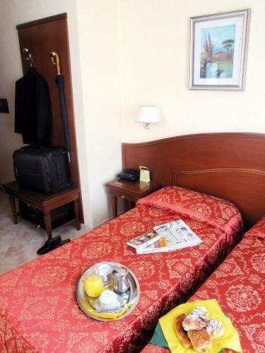 Hotel Dolomiti Рим Номер фото